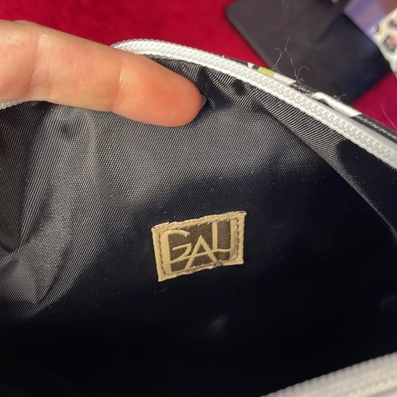 GAL CREAM FLORAL PRINT PINKS BLUE ORANGES GREENS ADJUSTABLE CROSSBODY BAG PURSE - Picture 9 of 14